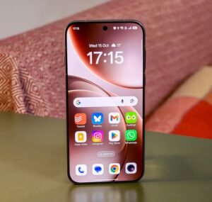 oppo-find-x9-pro-3-300x285 Oppo Find X9 Pro – A True Flagship Smartphone Experience